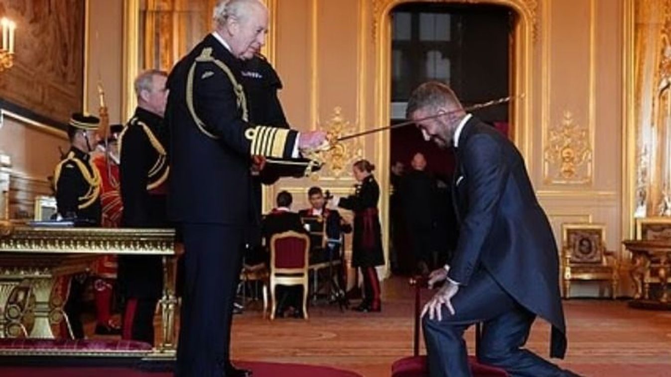  Lovaggá ütötte III. Károly brit király David Beckhamet