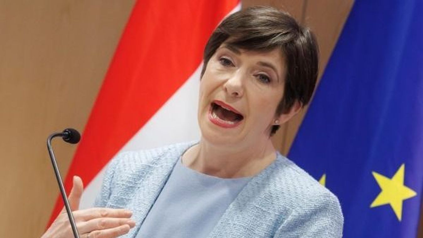 Szerepzavar: Dobrev úgy osztja az észt Orbánnak, mint Magyar Péter