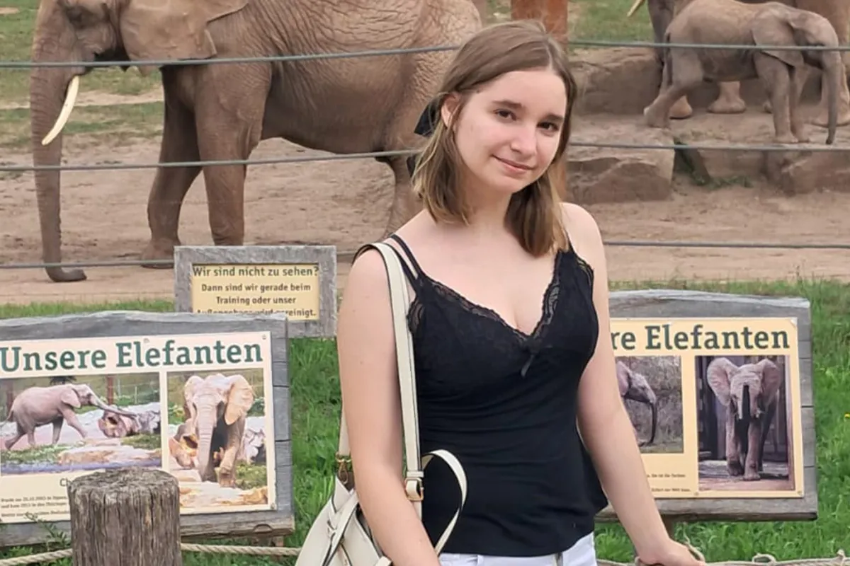 Gyorsvonat alá lökte az iraki migráns a 16 éves Lianát