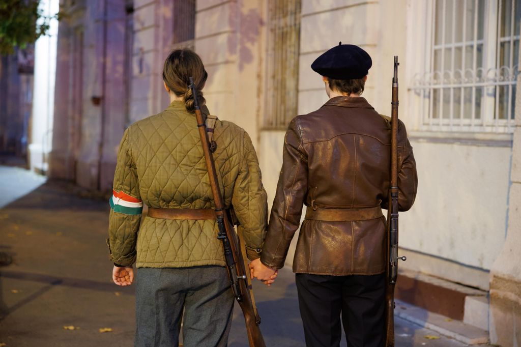 20251104 -- Halhatatlanok napja, Bem tér, hagymányörzők // fotó: Hatlaczki Balázs