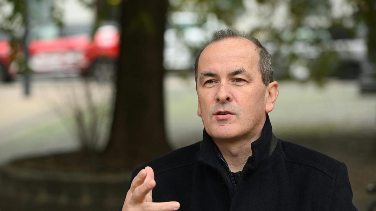 Takács Péter szakpolitikai vitára hívta új tiszás "kollégáját", aki párbeszéd helyett inkább prolihergel a Facebookon