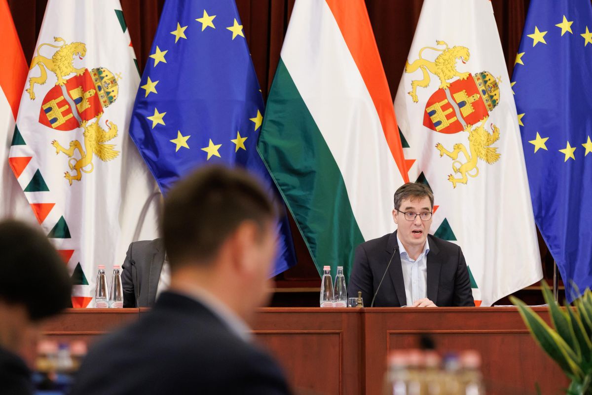 Karácsony durca, a megoldást meg most a Karmelitánál keresi