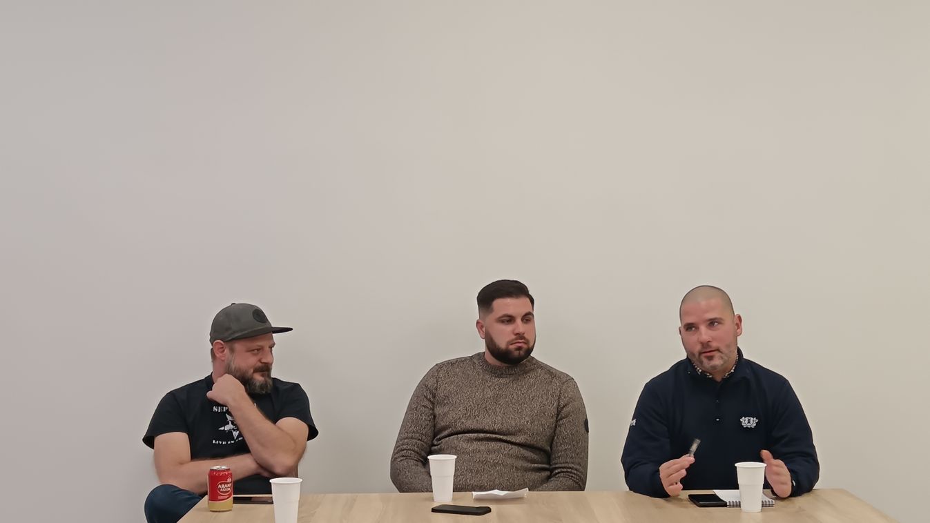 Ambrózy Áron, Horváth Tamás és Lipták Tamás a PüspökVác Rendezvényközpontban. A szerző felvétele.