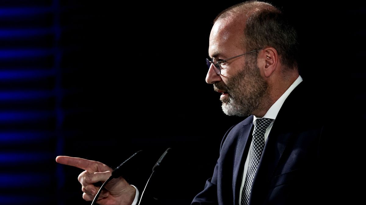 Manfred Weber nehezen bírja, hogy még nincsenek európai katonák Ukrajnában.