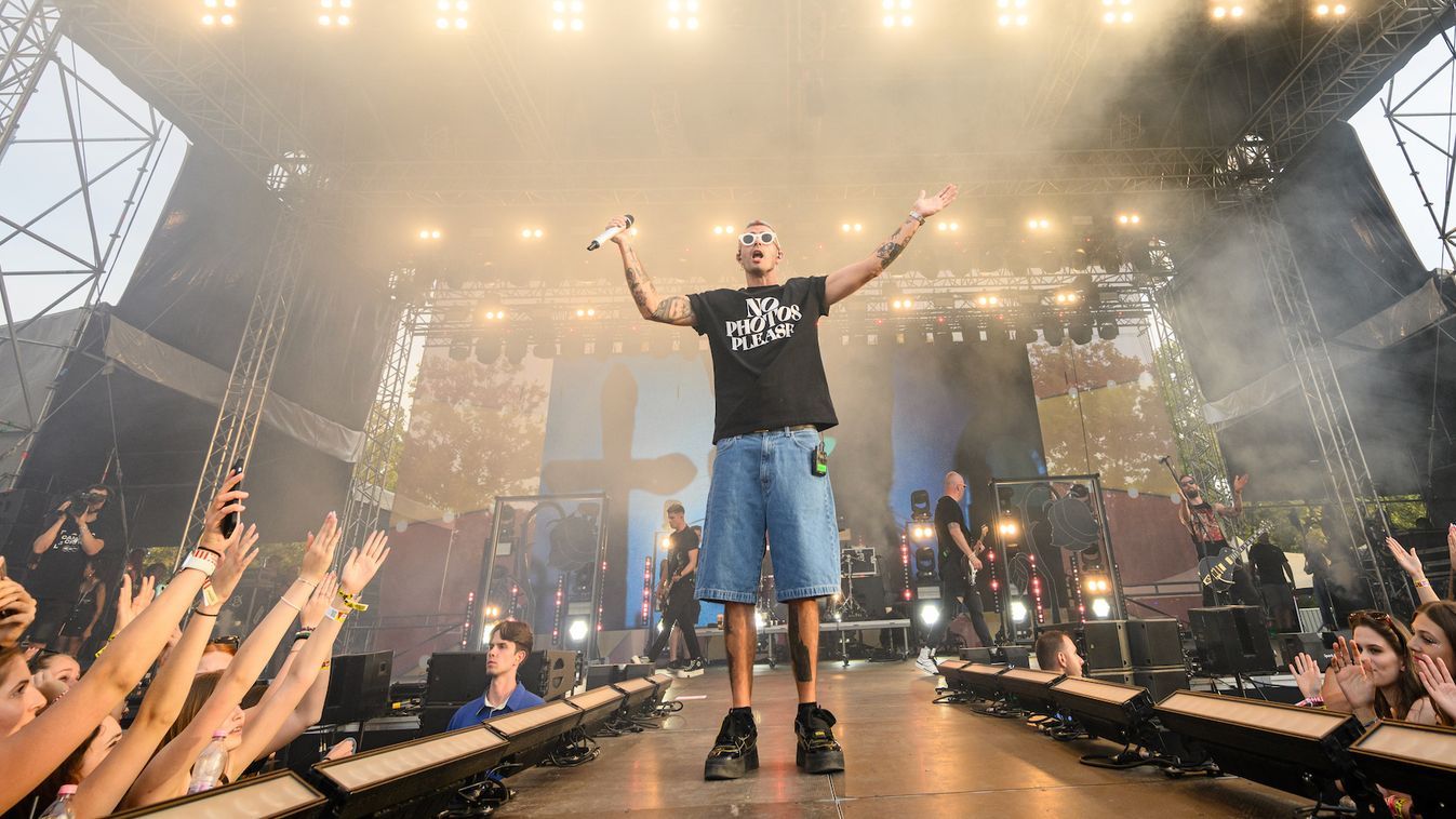 ByeAlex kokainbotránya: házkutatás, gyanúsítás, nulltolerancia – a KR NNI razziája a zenei életben