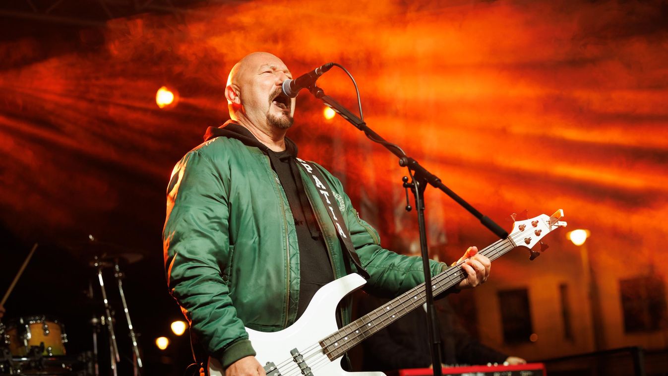 Petrás János a Halhatatlanok napján, a Bem József téren