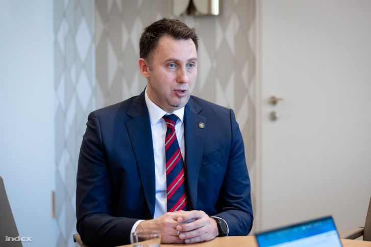 Virág Barnabás lemondott tisztségéről