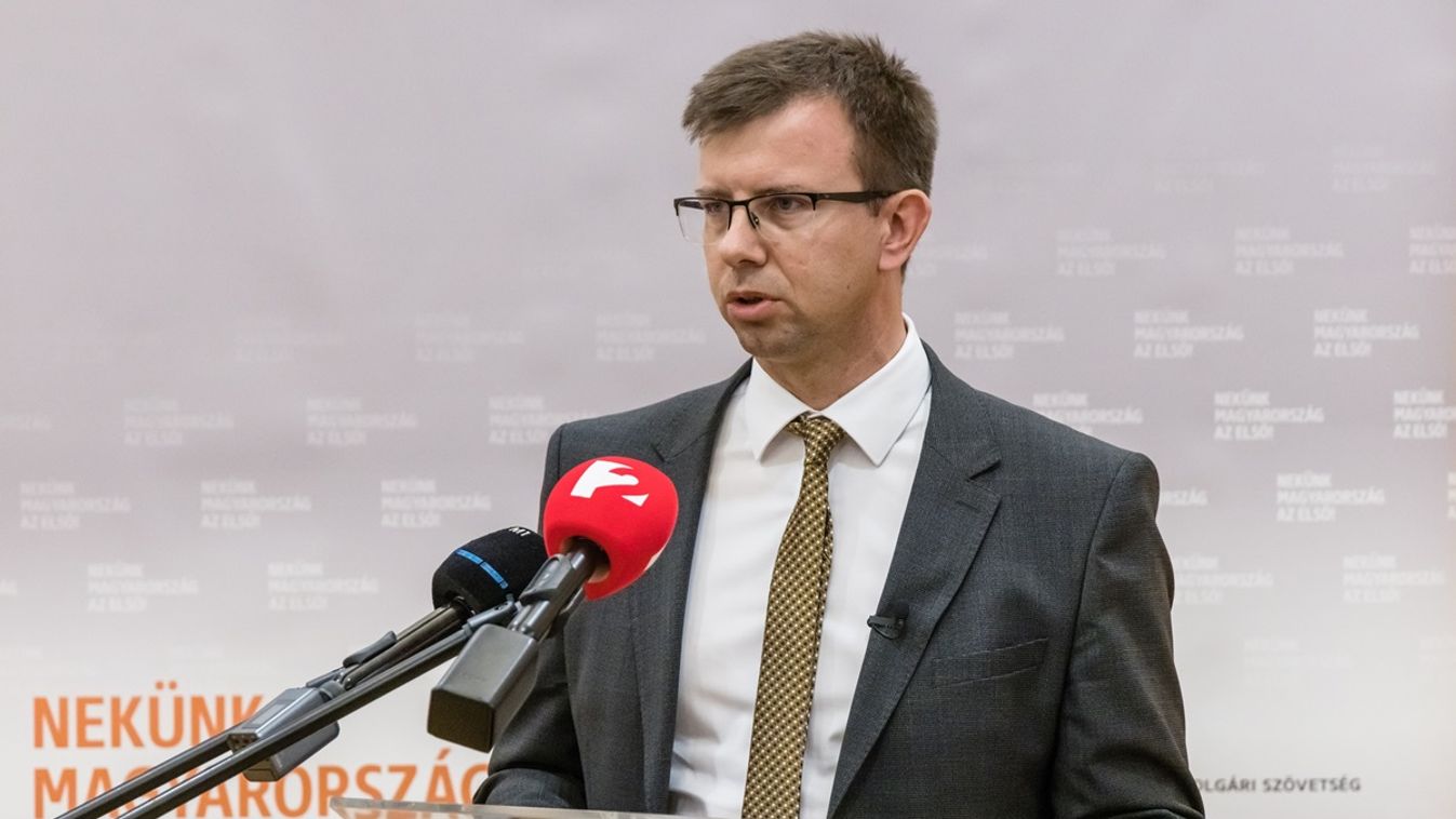 Azért kellett az amerikai pénzügyi védőpajzs, hogy liberális pénzvilág ne rángassa meg a forintot a választások előtt