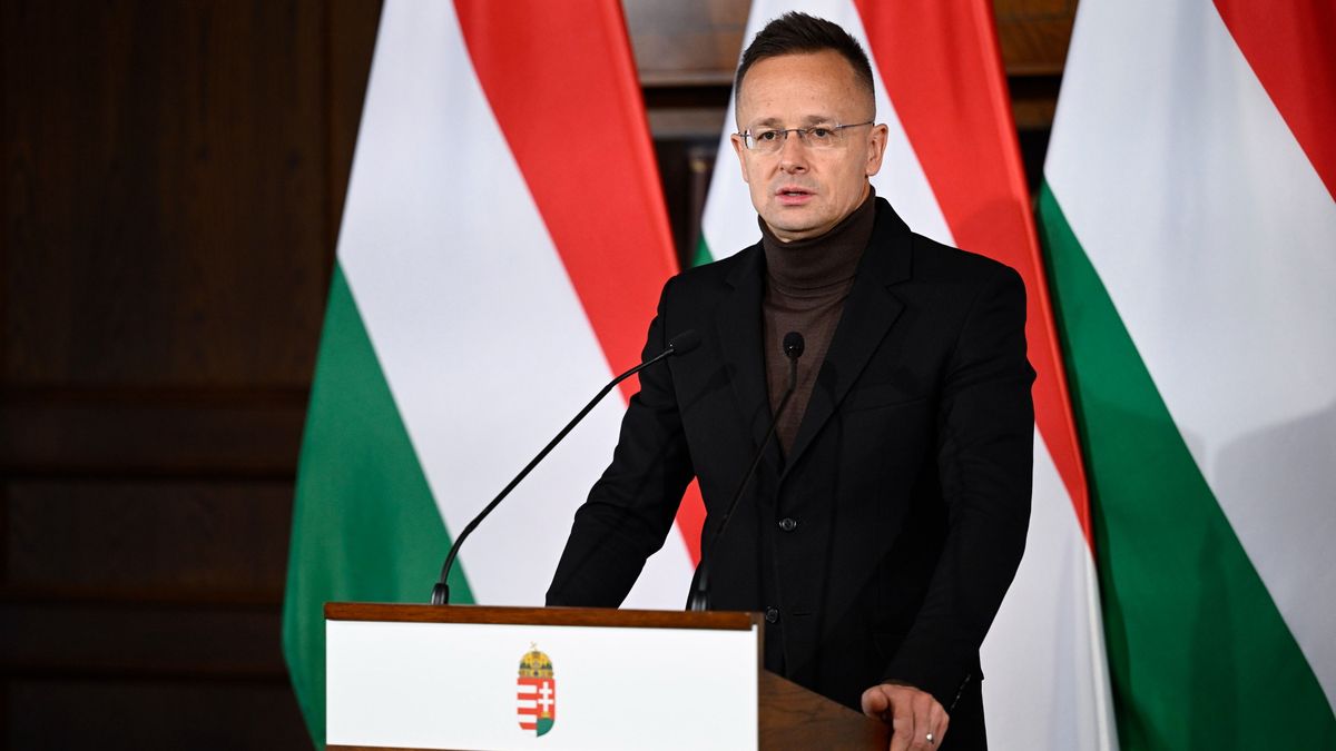 Szijjártó Péter: a magyar katonák a NATO legveszélyesebb missziójában vesznek részt, a balti légtér védelmében