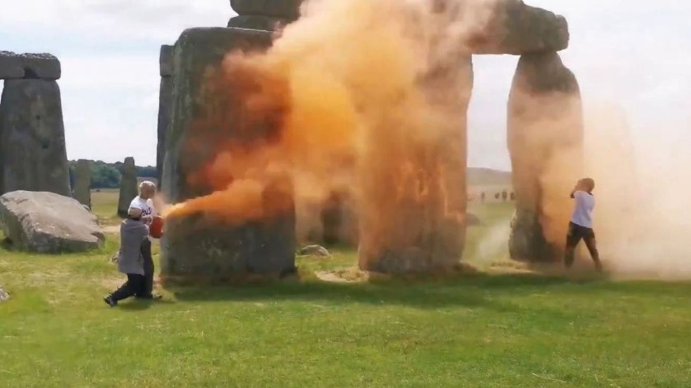 Az érzékeny brit bíróság felmentette a Stonhenge-t megrongáló zöld khmereket