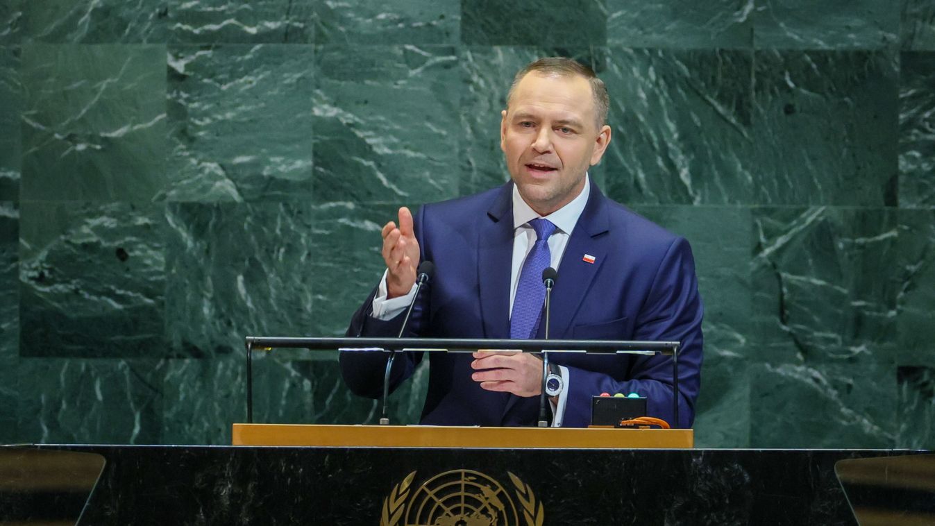 A lengyelek is elkezdtek sértődékeny középhatalomként viselkedni