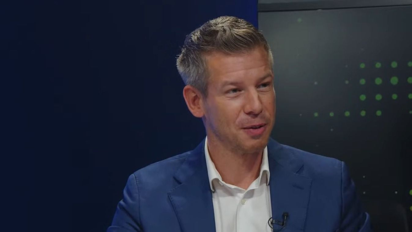 Magyar Péter a napi 60 órás castingról beszél a Telexnek.... Közben mosolyog, mert ő viszi tovább baloldali stafétaként az Orbán-fóbia sulykolásának feladatát.