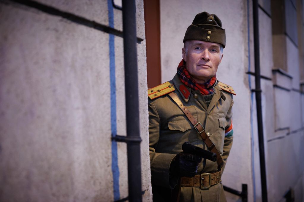 20251104 -- Halhatatlanok napja, Bem tér, hagymányörzők // fotó: Hatlaczki Balázs