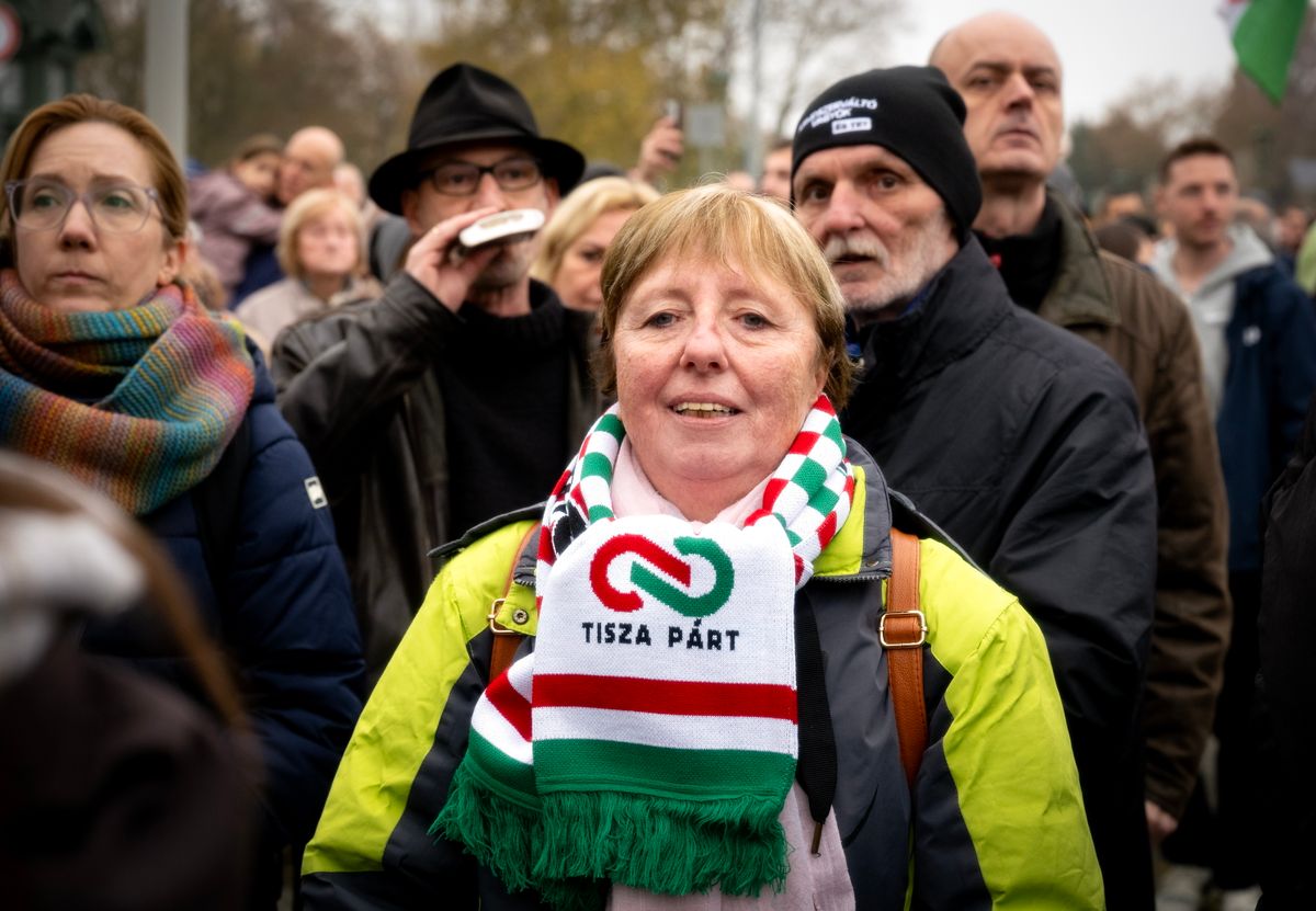Tiszások! Döntsétek el, hogy önsorsrontók lesztek, vagy felébredtek. Nem kell a háború nektek sem, higgyétek el!