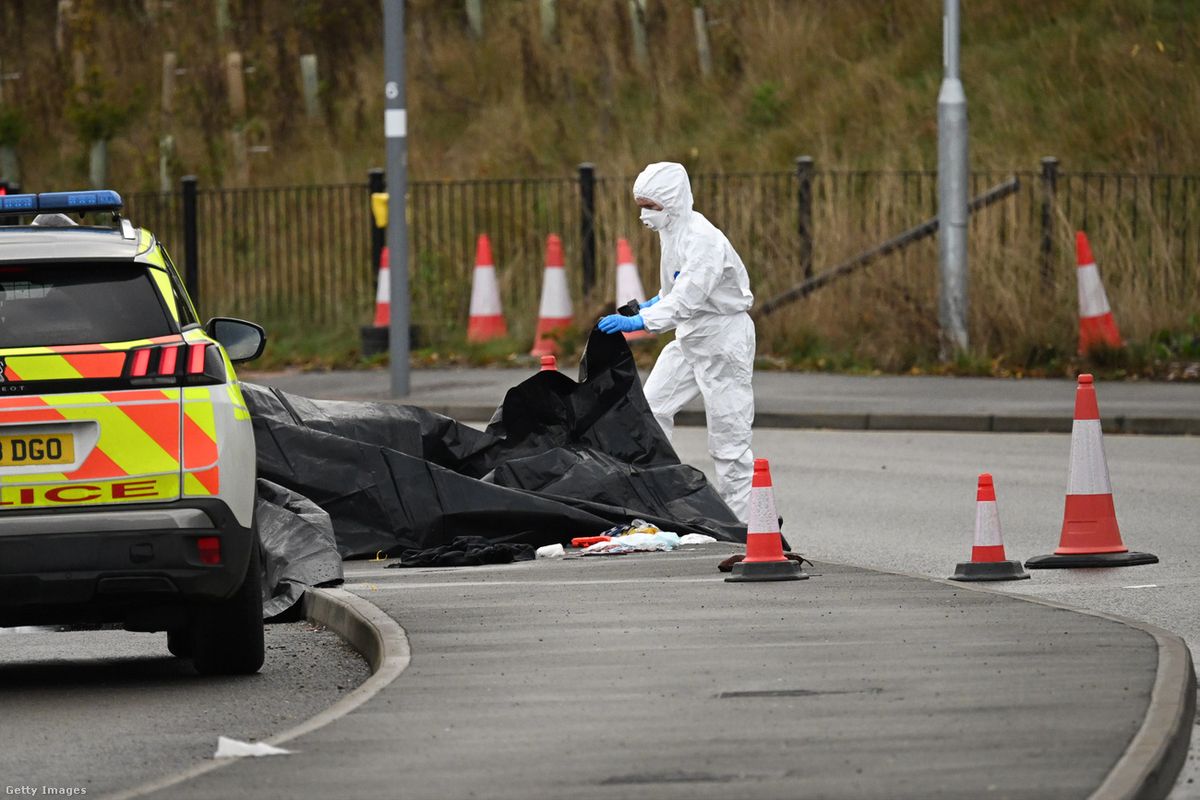 Nem terrorizmus, hanem súlyos baleset nyomait takarítják