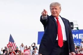 Trump éppen hazaküldi a tömeget