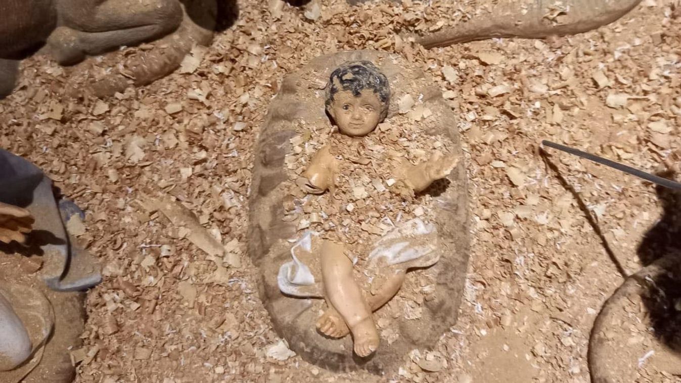 Megcsonkított Jézuska üzen idén az olasz betlehemből