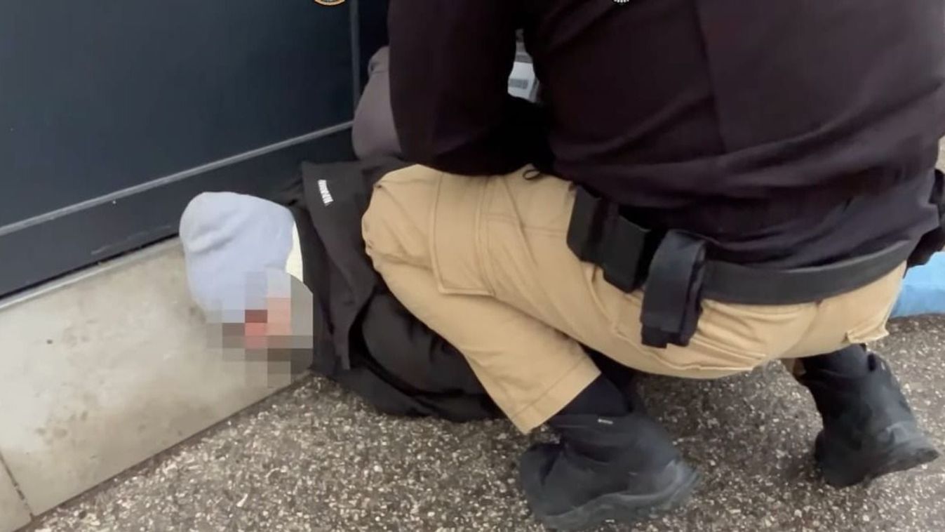 Szexuális ragadozót kaptak el a fejvadászok