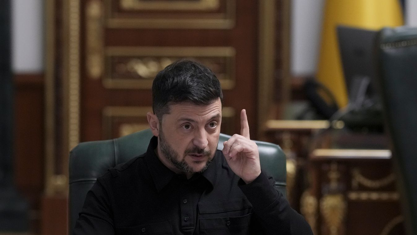 Zelenszkij kizuhan egy emeleti ablakból?