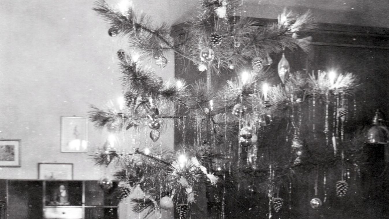 1945 karácsony. Fotó: Fortepan/Kieselbach Péter.