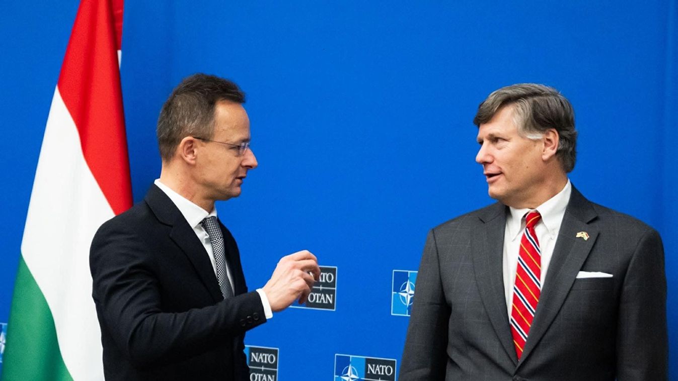 A patrióta fordulatról egyeztetett Szijjártó Péter az amerikai külügyminiszter-helyettessel Brüsszelben