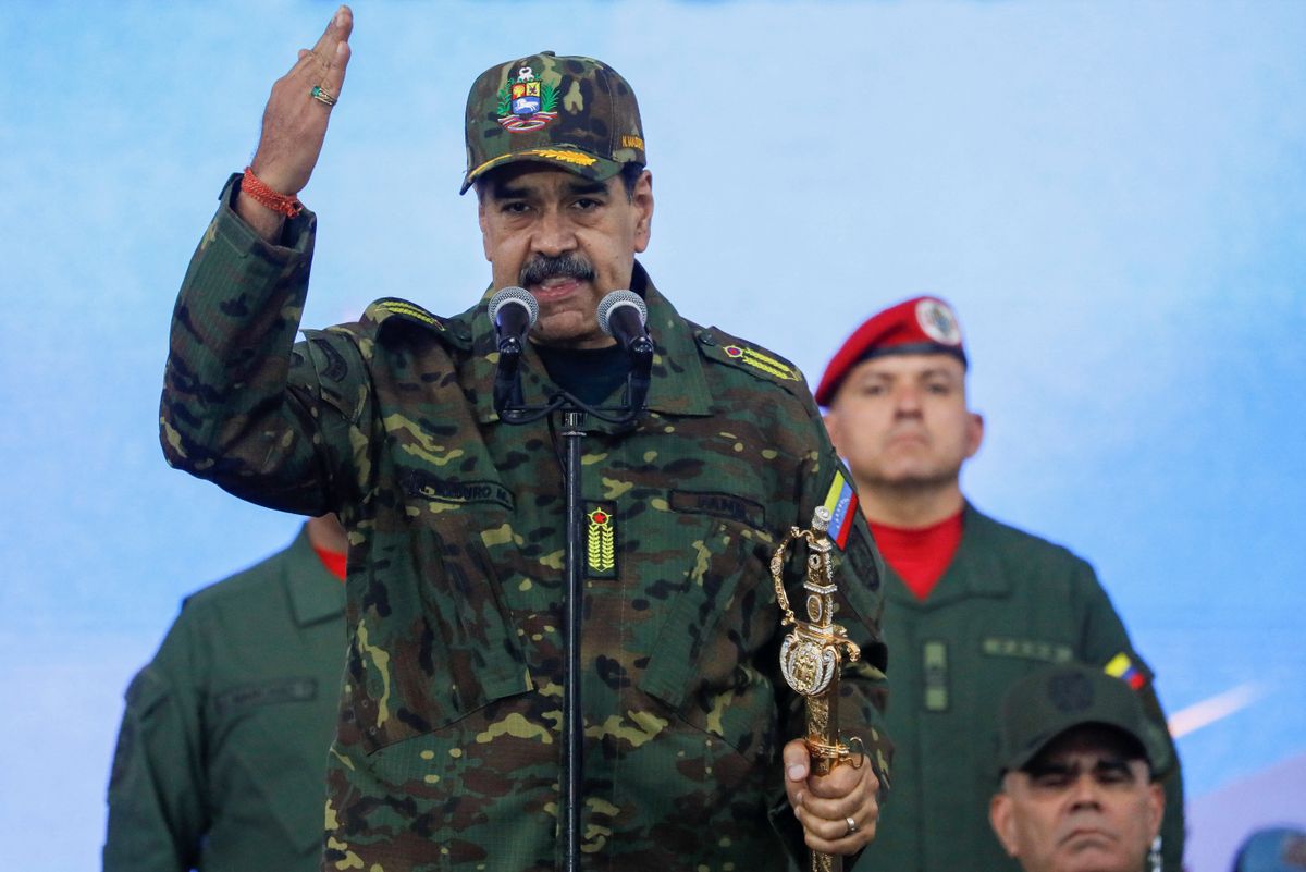 Maduro készenlétbe helyezte a hadsereget
