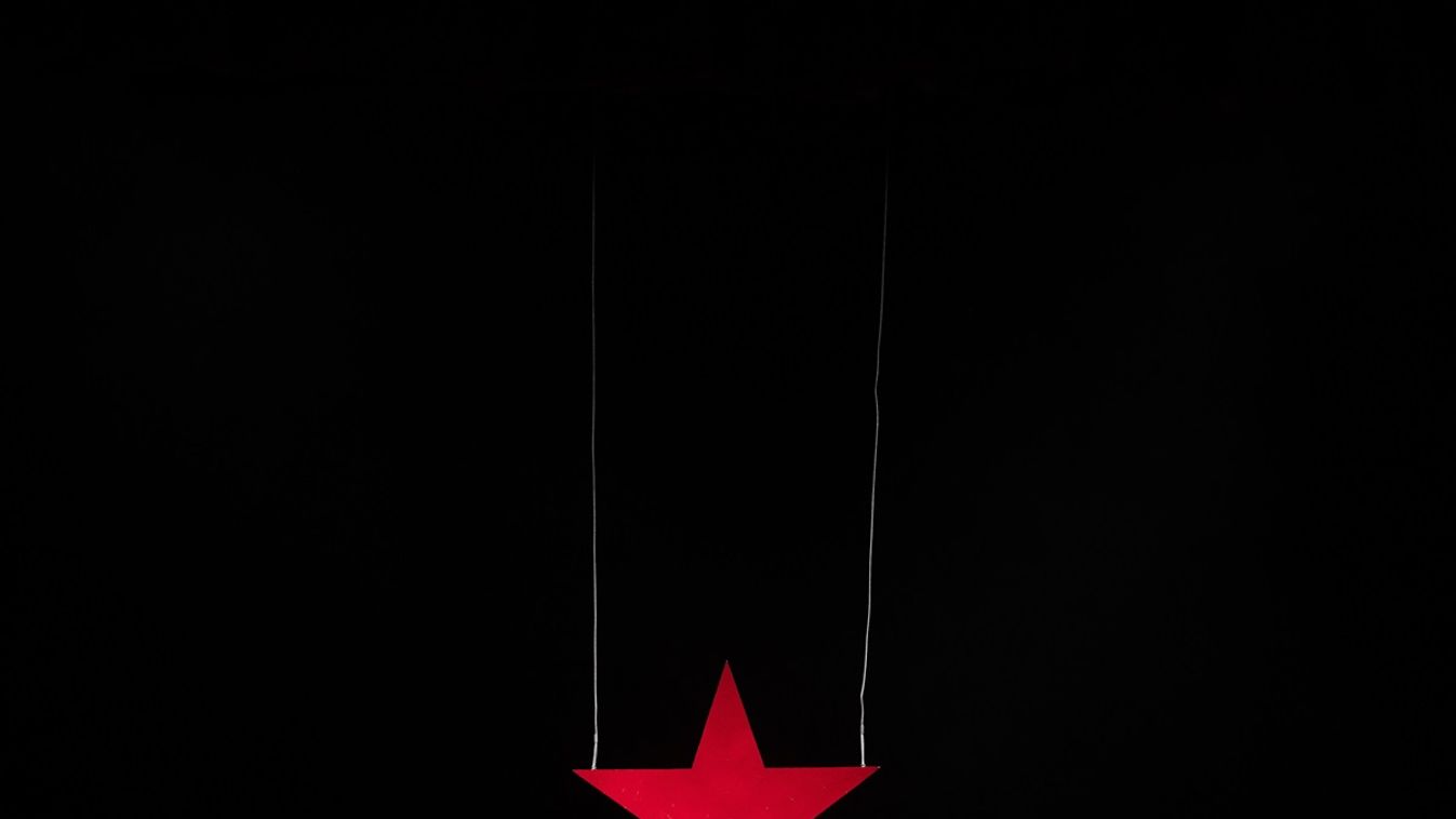 Tovarisi, konyec! - Törvénytelennek nyilvánították a Lengyel Kommunista Pártot