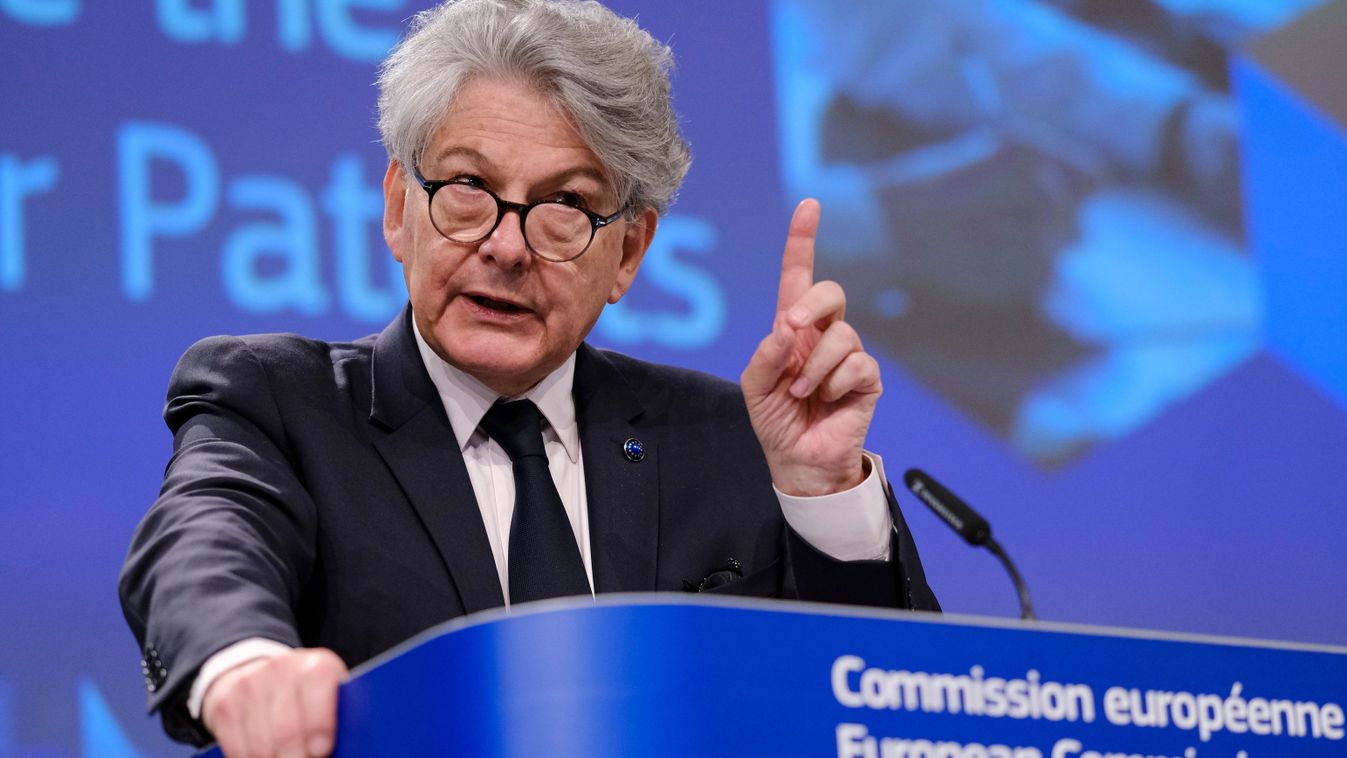 Az Európai Bizottságot sokkolta, hogy az amerikai kormány beutazási tilalmat rendelt el öt európai tisztségviselő ellen, a szólásszabadság-ellenes tevékenységük miatt