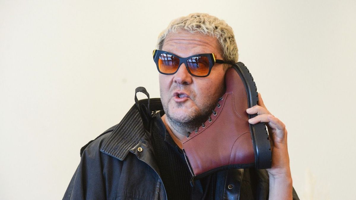 "Halló? Letartóztatták? Nem moooondod"