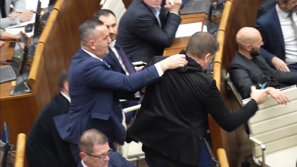 Beneš-dekrétumok szavazás szlovák parlament