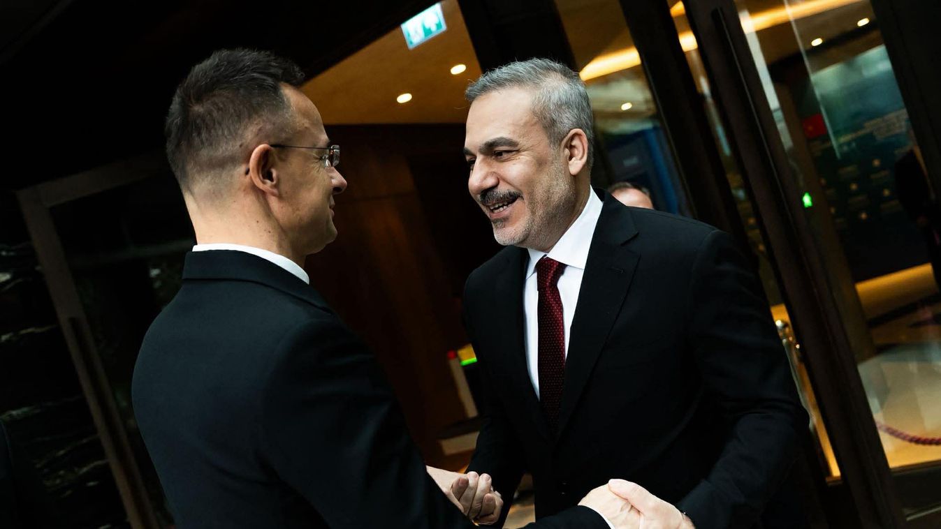 Szijjártó Törökországból: Együtt állunk ki az ukrajnai háború tárgyalásos befejezése mellett