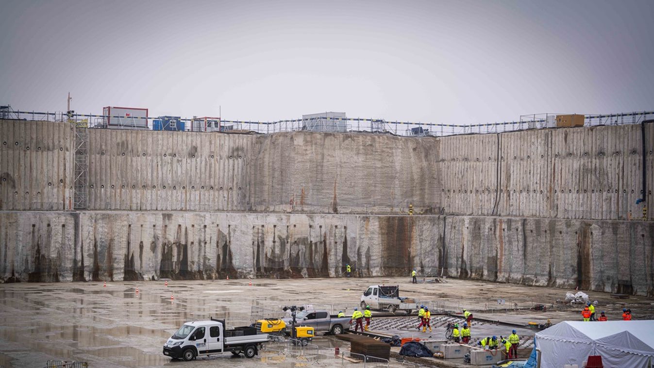 Szijjártó Péter: idő előtt megkezdődött a paksi első betonöntéshez szükséges vasbeton-szerkezet építése