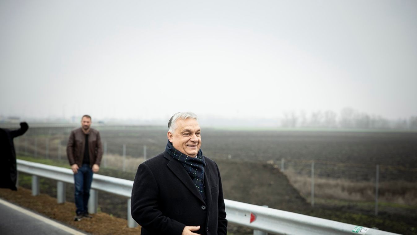 Orbán Viktor: jobb helyen van a magyarok pénze mondjuk az Alföldön, mint a rommá lőtt Donbászban