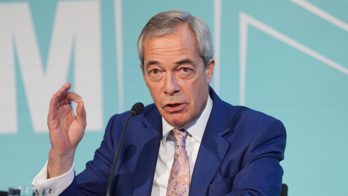 Nigel Farage megálljt parancsolna a káoszos migrációnak és büntetné azokat, akik beengedik az erőszaktevő migránsokat.