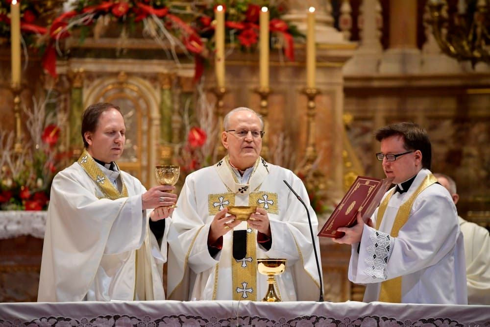 Erdő Péter az idei éjféli misén