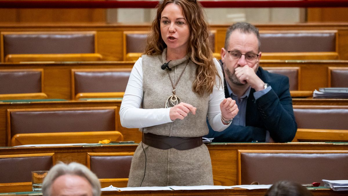  Szabó Tímea Varga Juditnak könyörög a kegyelemért.