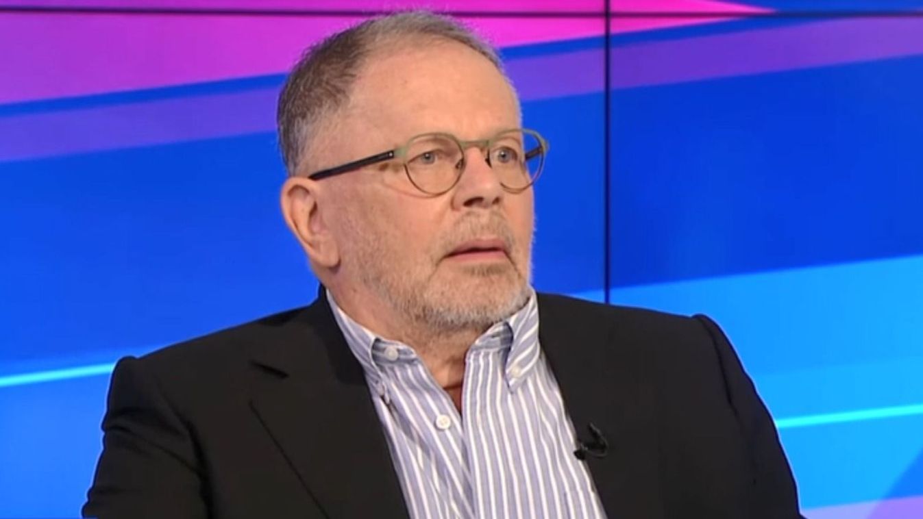 Hann Endre már próbálja visszalapátolni a sz@rt a lóba