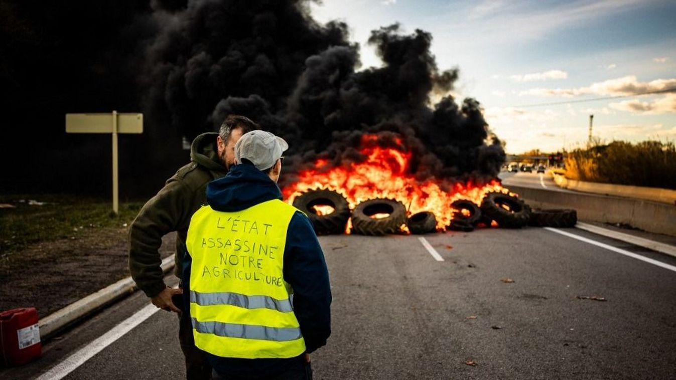 Lezárták az utakat a tiltakozó gazdák Belgiumban