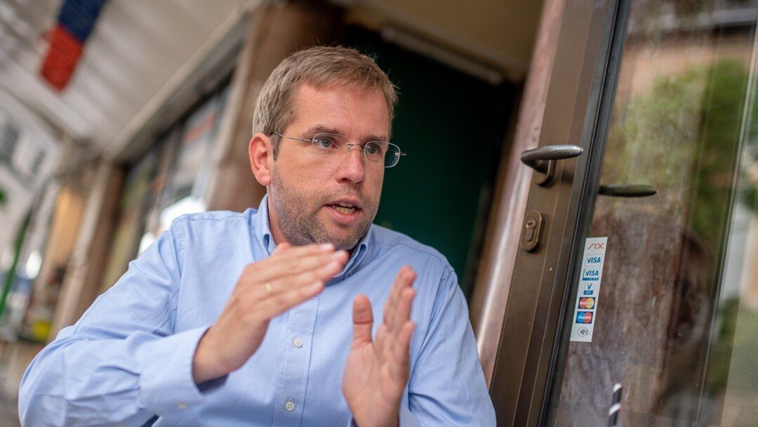 Magyar Péter propagandistája, Ruff Bálint / Kép: Szabad Európa