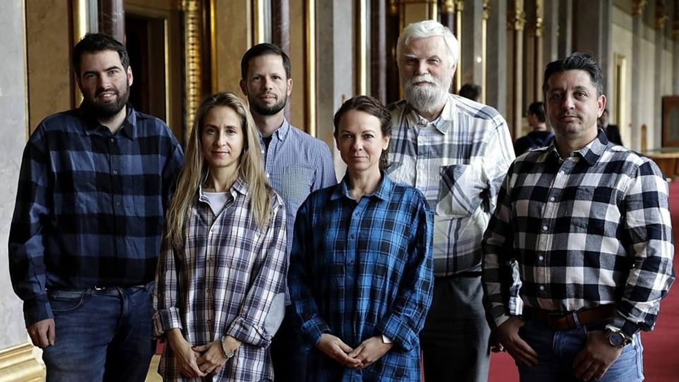 Politikusos divatszavazást tartott a Telex, de a legjobbakat kihagyta