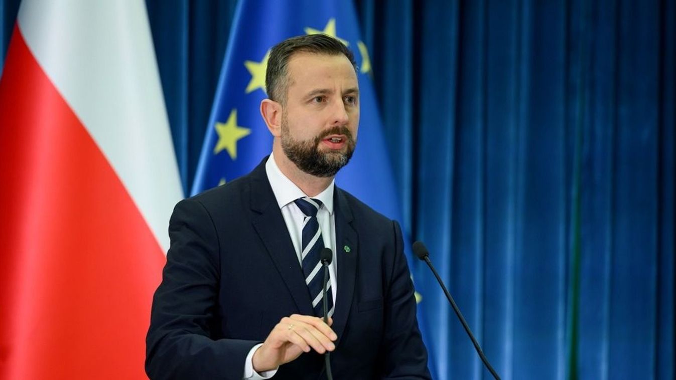 Lengyelországnak fontosabb a NATO egysége, ezért nem küld katonákat Grönlandra