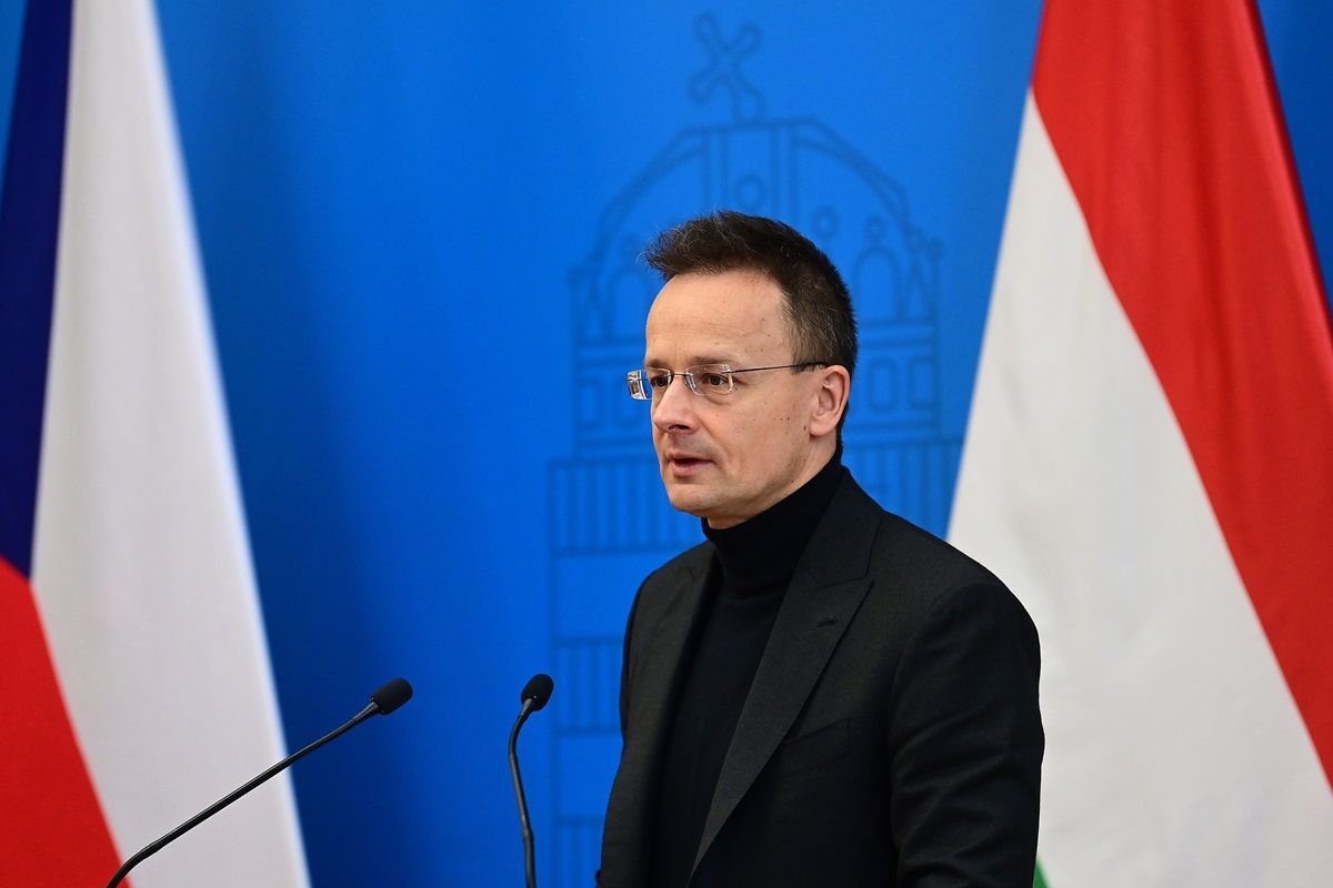 SZIJJÁRTÓ Péter