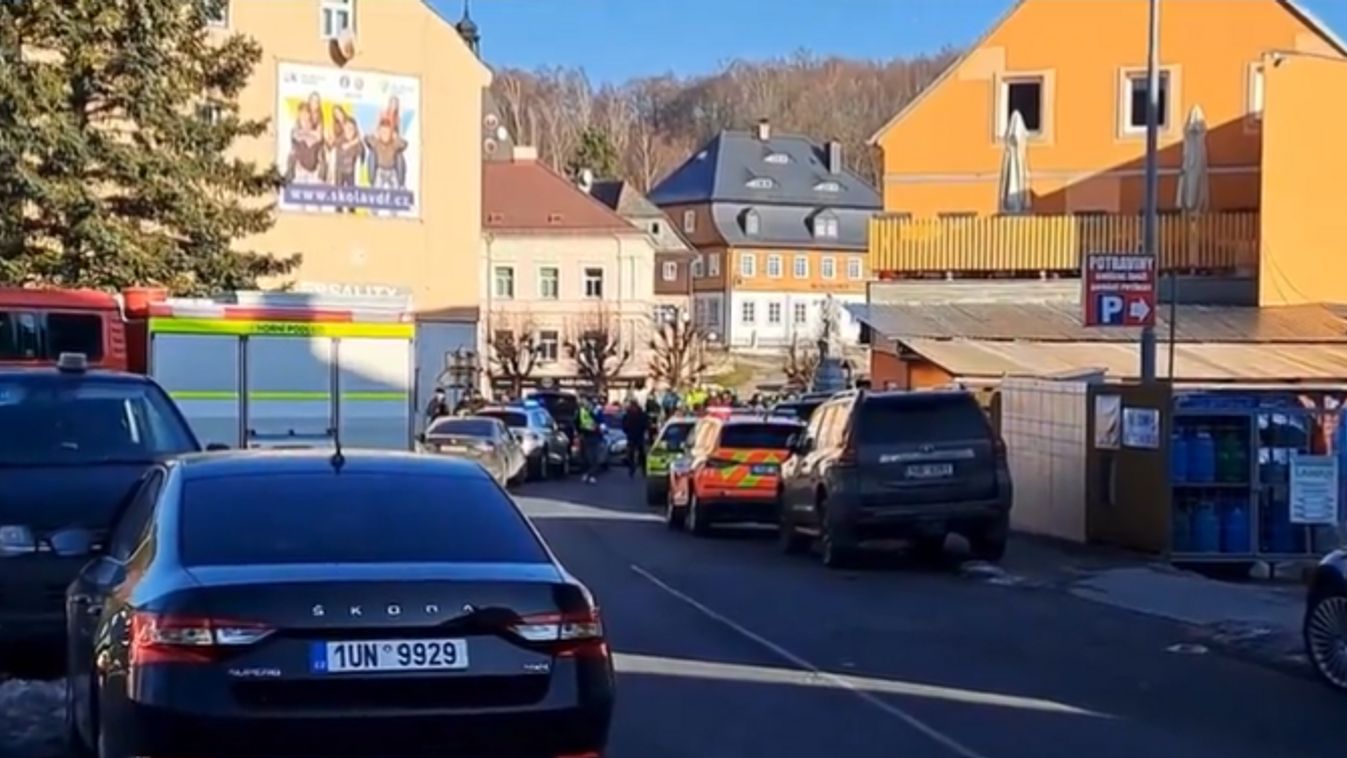 Lövöldöztek egy cseh város polgármesteri hivatalában, ketten meghaltak