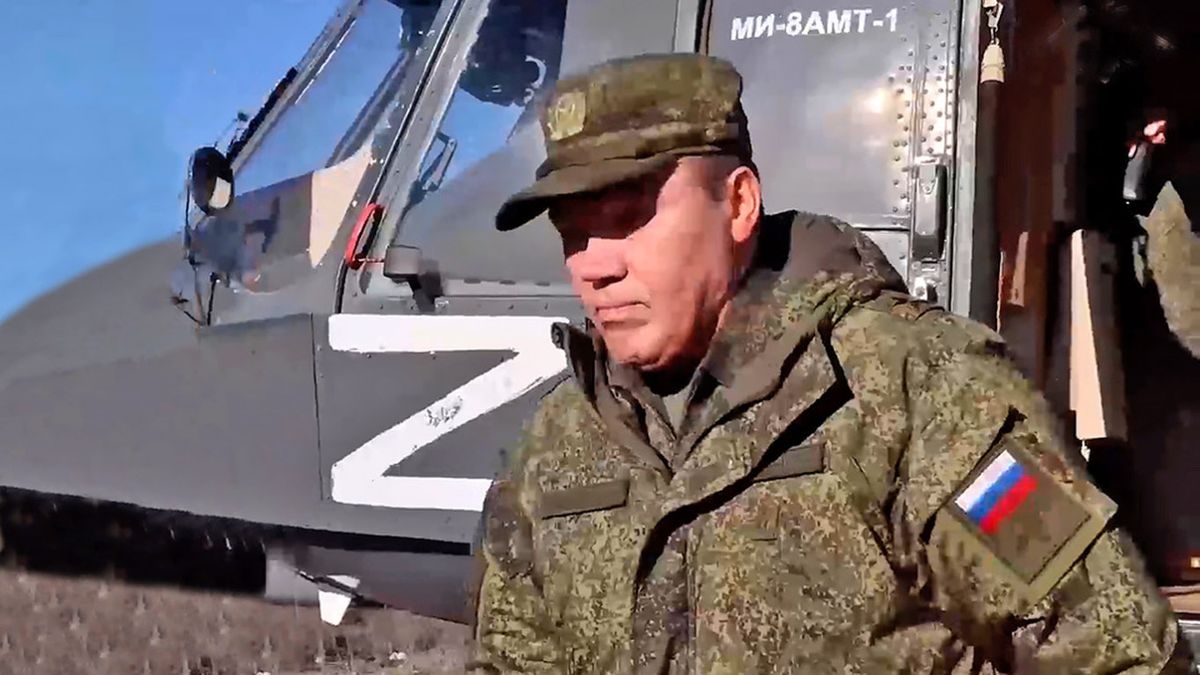 Valerij Gerasziov vezérkari főnök frontlátogatáson a Zapad hadtestnél