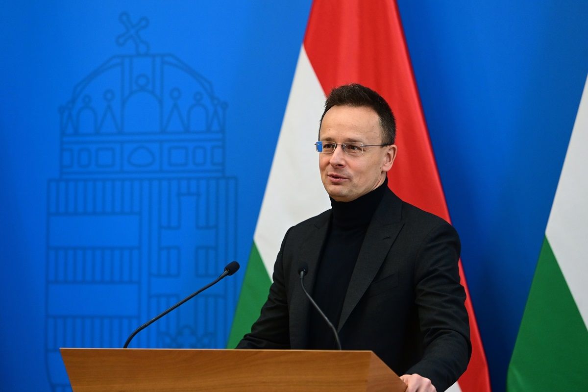 SZIJJÁRTÓ Péter
