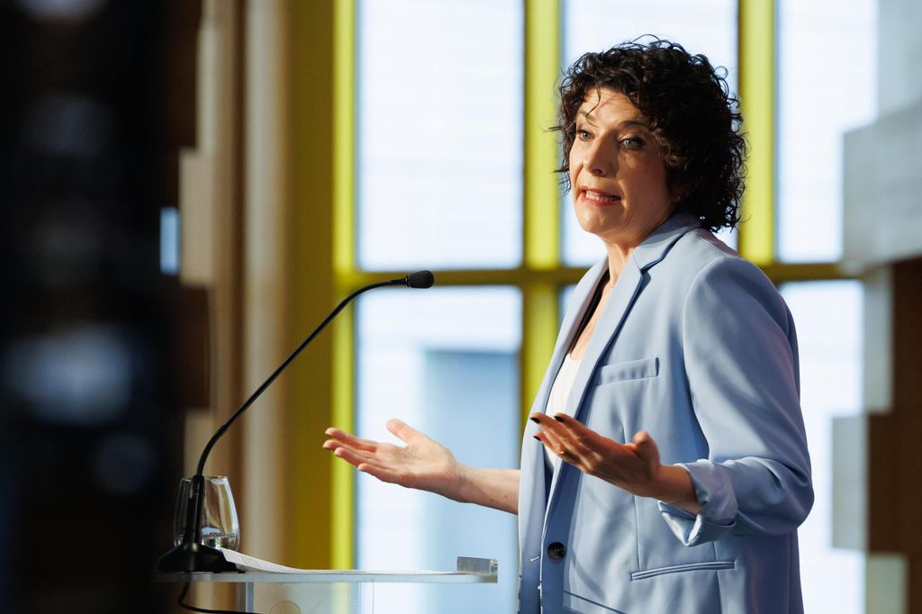 20260131 -- Dobrev Klára évértékelő beszéde a Helia Hotelben. // fotó: Hatlaczki Balázs