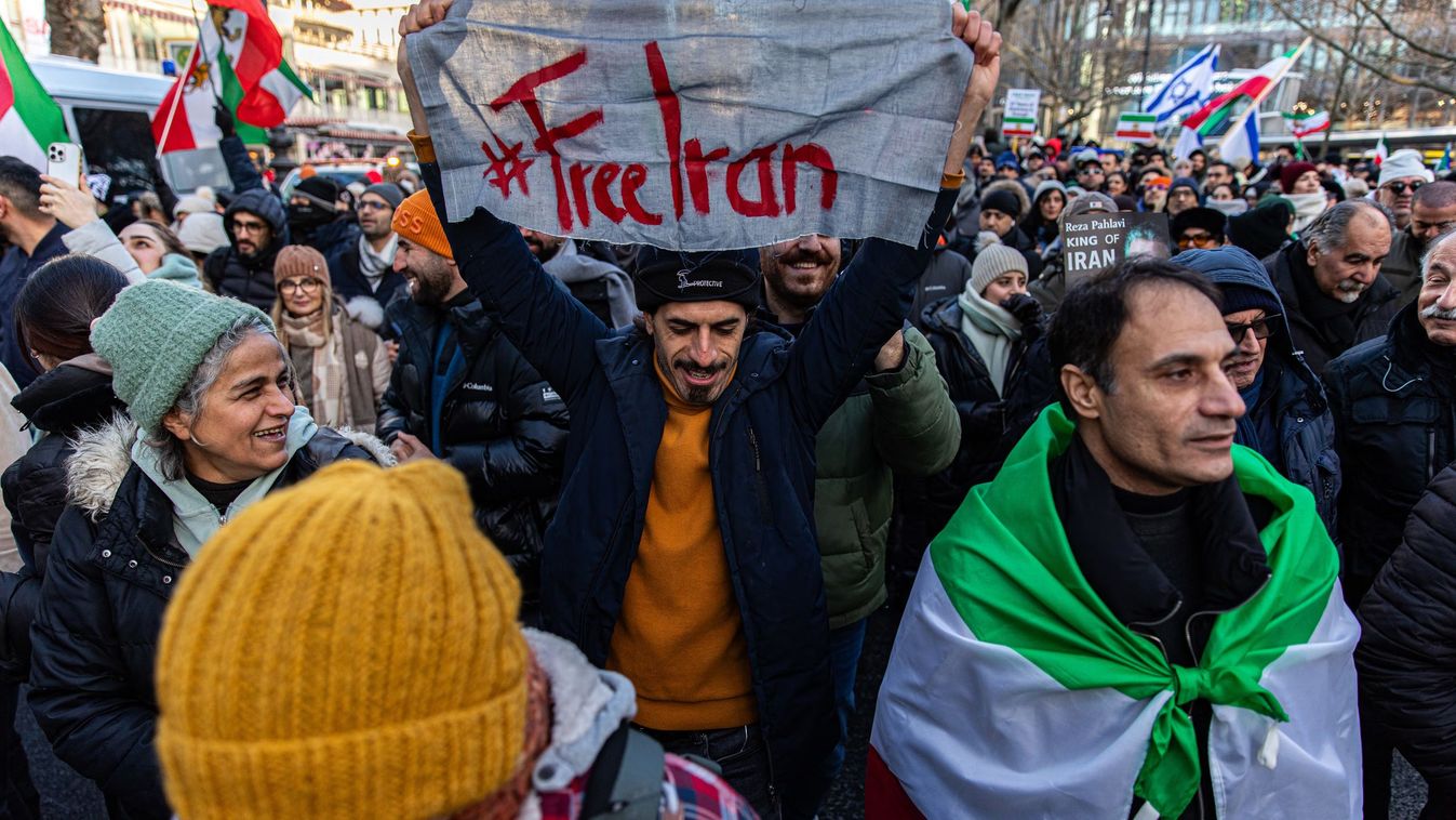 Teheráni tüntetők demonstrálnak a szabad Iránért. Fotó: Northfoto