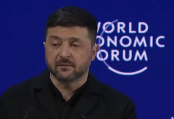 Zelenszkij páros lábbal szállt bele Orbán Viktornak, élősködőnek és árulónak nevezve.