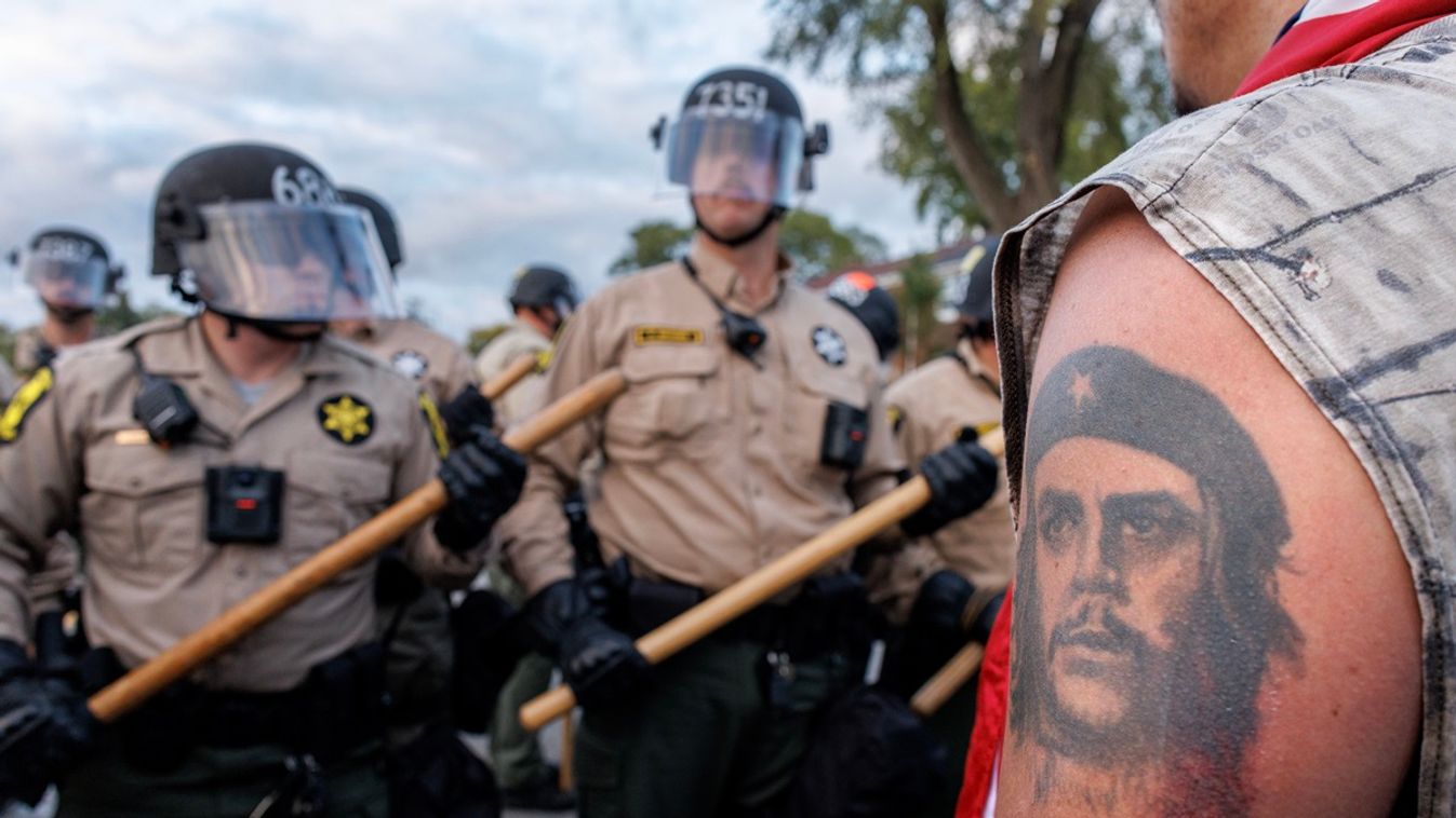 Retteg az olasz baloldal, hogy Trump kölcsönadta Meloninak a migránsűző különítményét kitakarítani