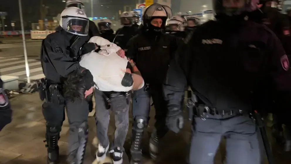 Migránsterror és garázdaság jellemezte a németországi Szilvesztert